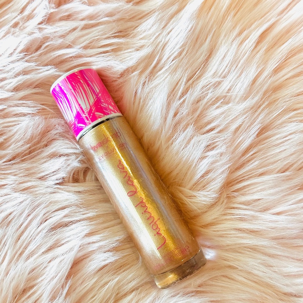 Love Island x Revolution Liquid Lava Highlighter!
